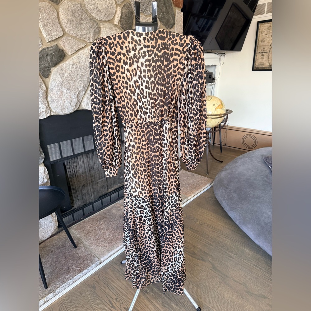 GANNI Midi Wrap Dress EU34 US2 UK6 Lined Leopard Pattern V-Neck
NWT - Picture 10 of 12